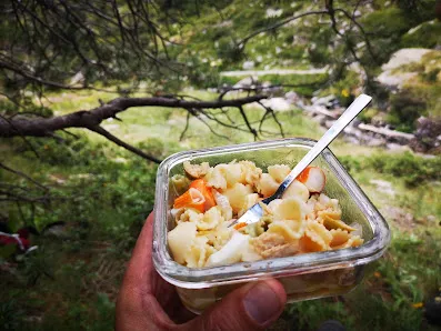 Comida y bebida