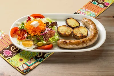 Comida y bebida