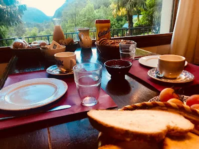 Comida y bebida