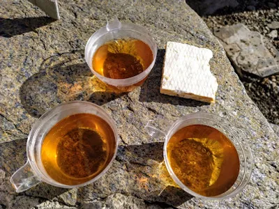 Comida y bebida