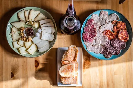 Comida y bebida