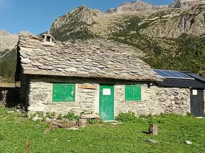 Vista del refugio Cabaña del Tormo