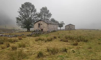 Vista del refugio Cabañas del Bernacho
