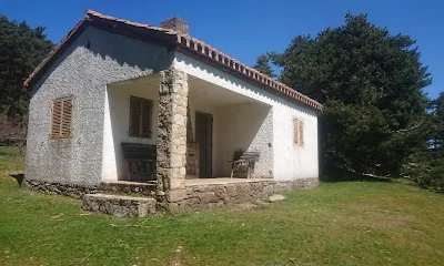 Vista del refugio Casa Forestal de Santuil