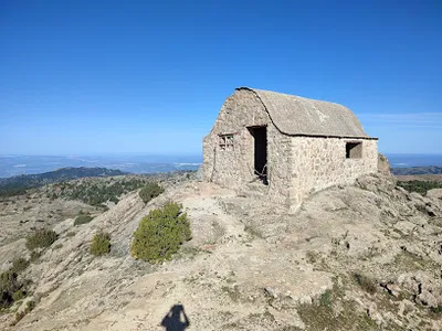 Vista del refugio Caseta de la Morra De Los Cerezos