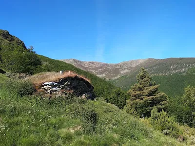 Vista del refugio Chozo Majada de La Garrula