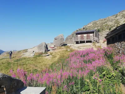 Vista del refugio Refugio de Juclar
