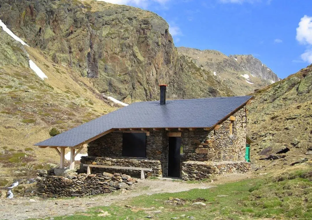 Vista panorámica de Refugio Estany de la Gola