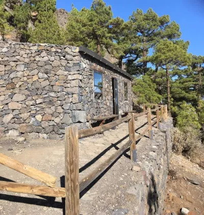 Visitar la página de Refugio Punta de los Roques